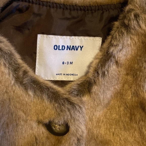 Old Navy Cropped Brown Faux Fur Vest 0-3 months - Picture 3 of 4